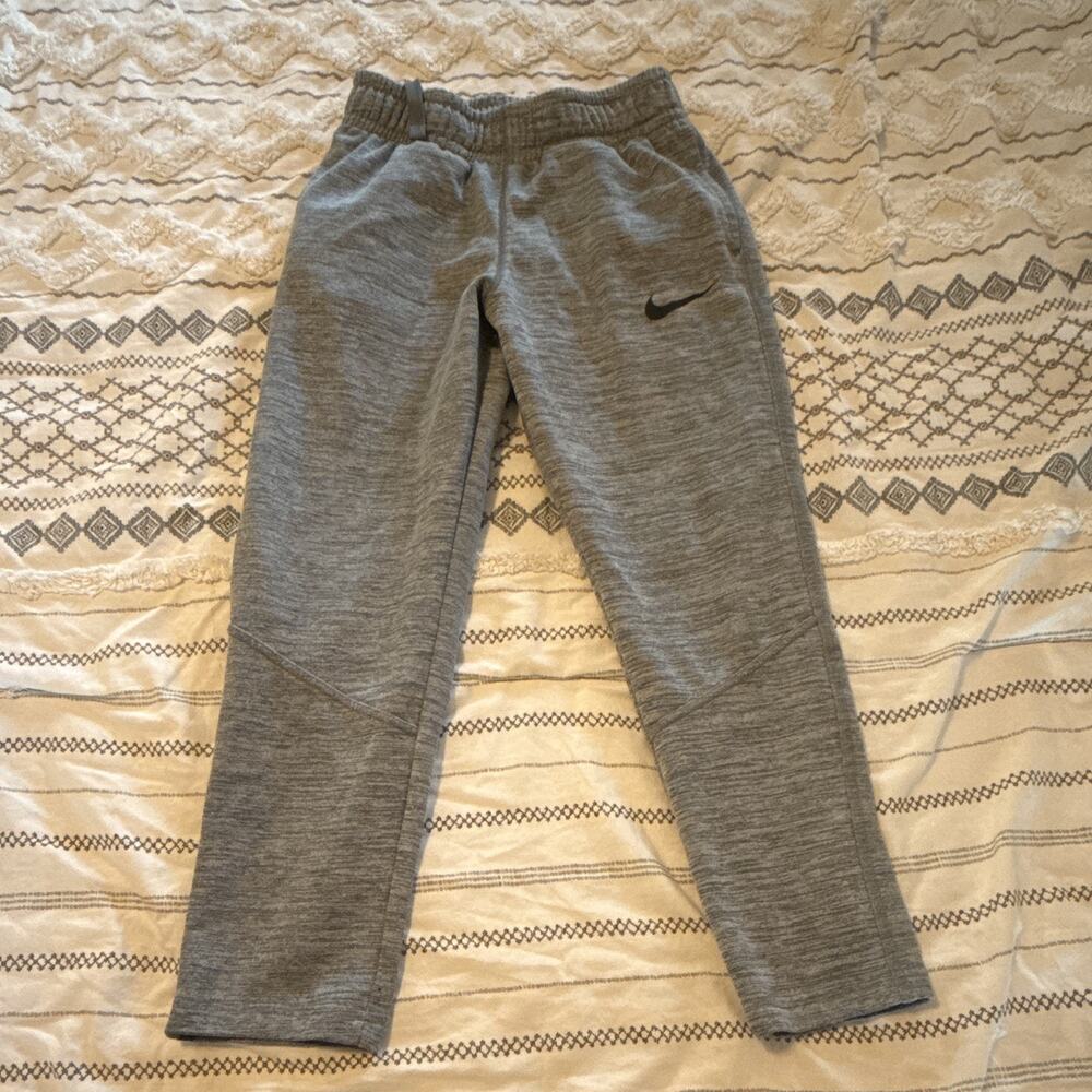 Boys Nike Pants Size S Therma Fit Sweatpants Gray